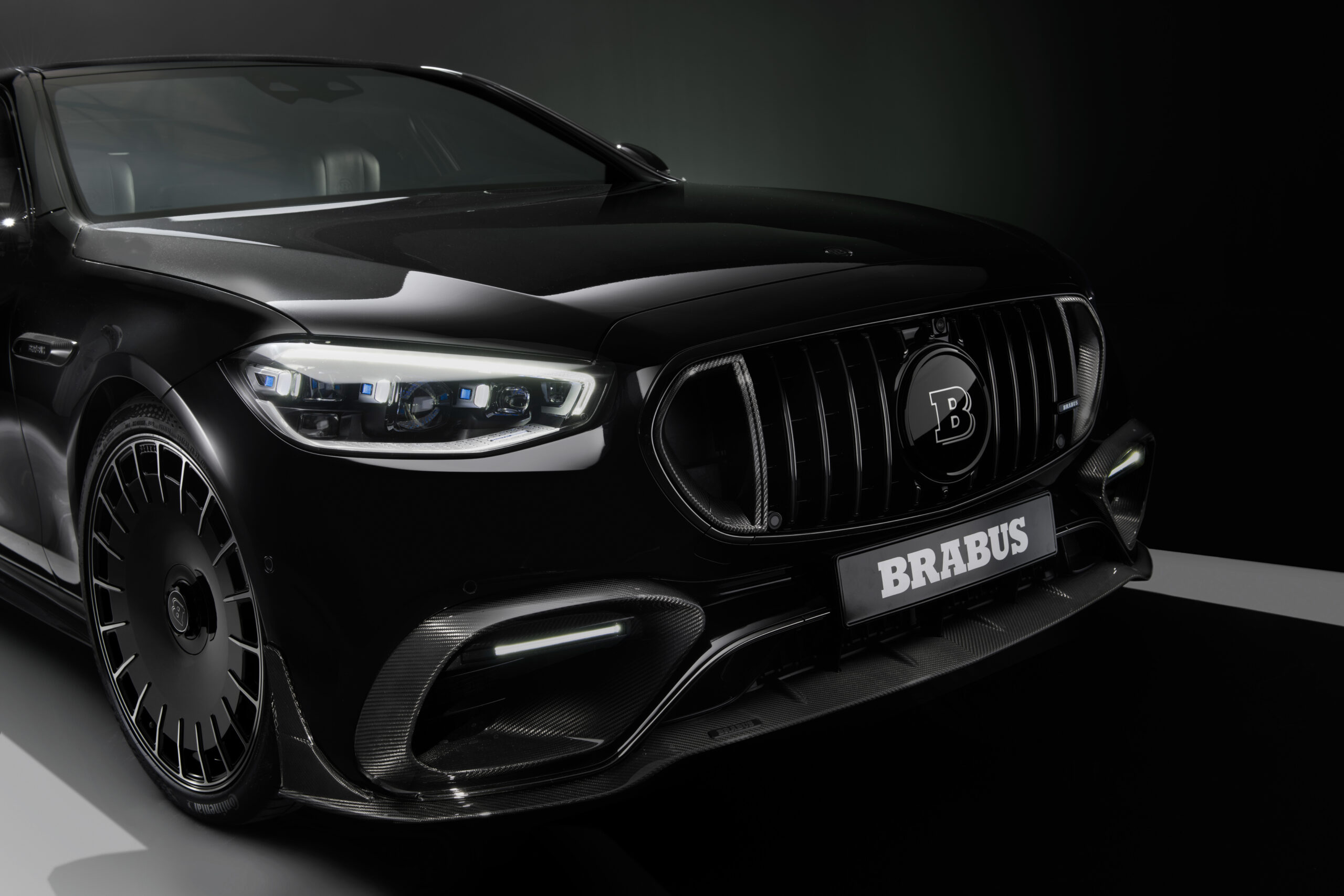 The Evolution of Modern Sports Cars: Where Performance Meets Design