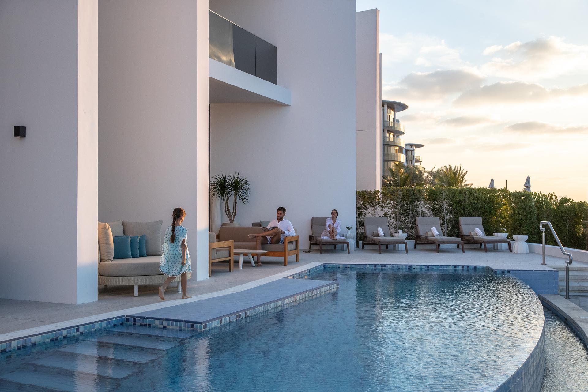 Jumeirah at Saadiyat Island Resort - Four Bedrooms Villa - Western Family - Private Pool